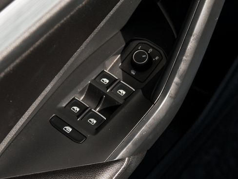 Used 2025 Volkswagen Jetta Sport FWD image 9