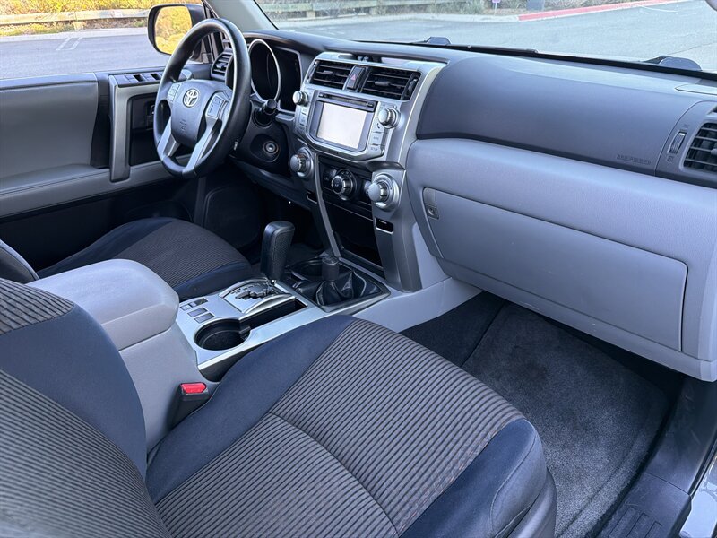 Used 2012 Toyota 4Runner SR5 w/ Convenience Pkg AWD/4WD image 14