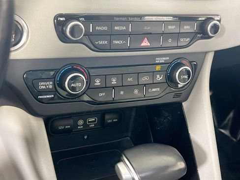Used 2019 Kia Niro Touring image 15