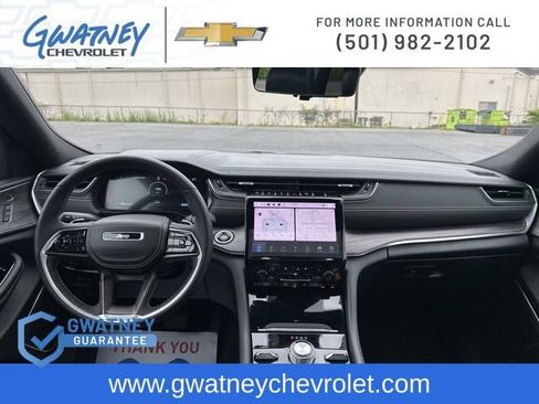 Used 2023 Jeep Grand Cherokee Overland w/ Luxury Tech Group IV AWD/4WD image 24