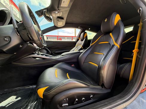 Used 2017 Ferrari GTC4Lusso AWD/4WD image 25