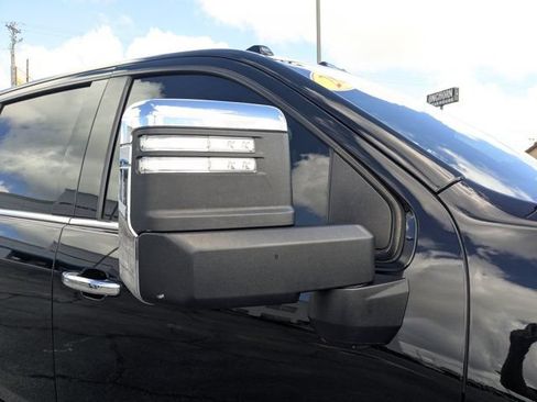 Used 2022 Chevrolet Silverado 2500 High Country w/ Safety Package II AWD/4WD image 10