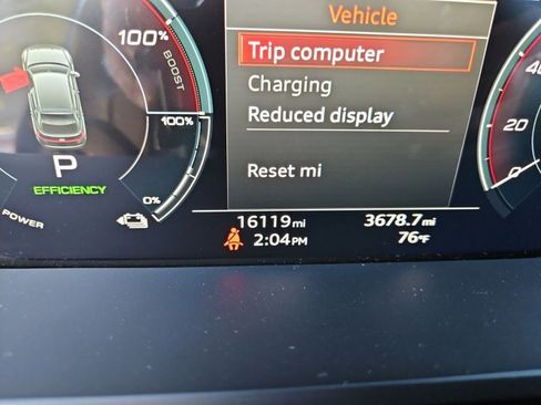 Used 2024 Audi Q8 e-tron Premium Plus image 11