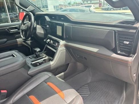 Used 2022 GMC Sierra 1500 AT4 w/ AT4 Premium Package AWD/4WD image 12