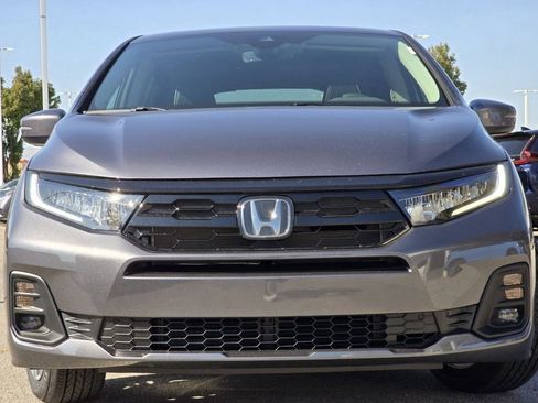 New 2026 Honda Odyssey Touring image 2