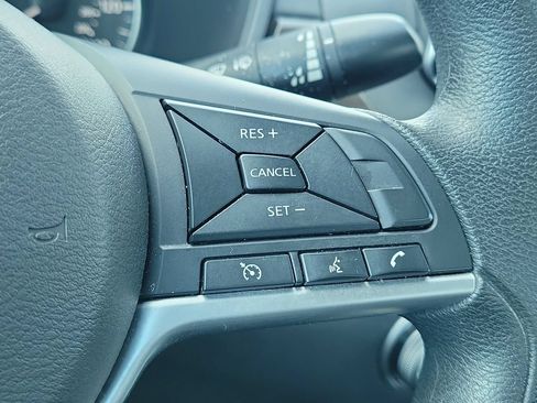Used 2024 Nissan Altima 2.5 SV FWD image 25
