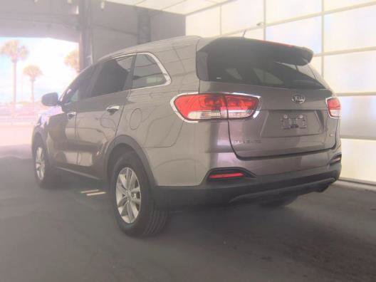Used 2017 Kia Sorento FWD image 3