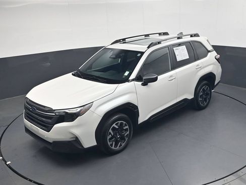 Used 2025 Subaru Forester Premium AWD/4WD image 40
