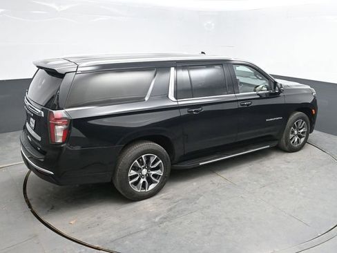 Used 2021 Chevrolet Suburban LT w/ Luxury Package image 37