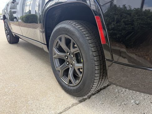 New 2026 Jeep Grand Wagoneer L Limited image 16