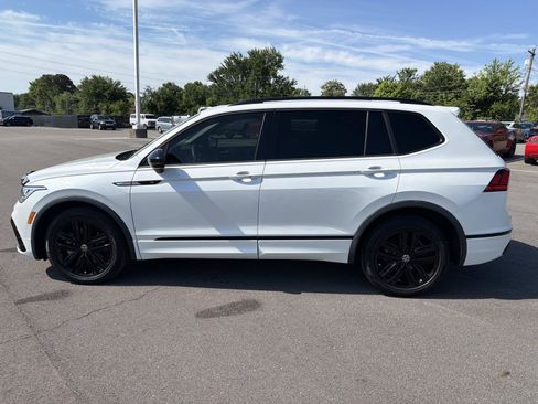 Used 2022 Volkswagen Tiguan SE R-Line FWD image 4
