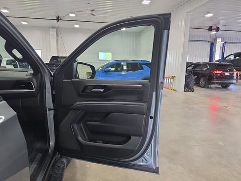 Used 2025 Chevrolet Suburban Z71 AWD/4WD image 33