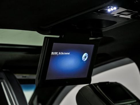 Used 2018 Cadillac Escalade Platinum image 18