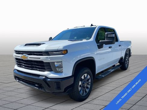 Used 2026 Chevrolet Silverado 2500 Custom w/ Custom Value Package AWD/4WD image 3