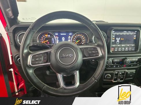 Used 2019 Jeep Wrangler Unlimited Sahara AWD/4WD image 11