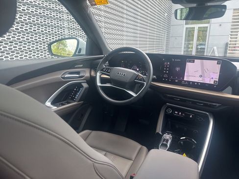 Certified 2025 Audi Q5 Premium w/ Premium Plus AWD/4WD image 12
