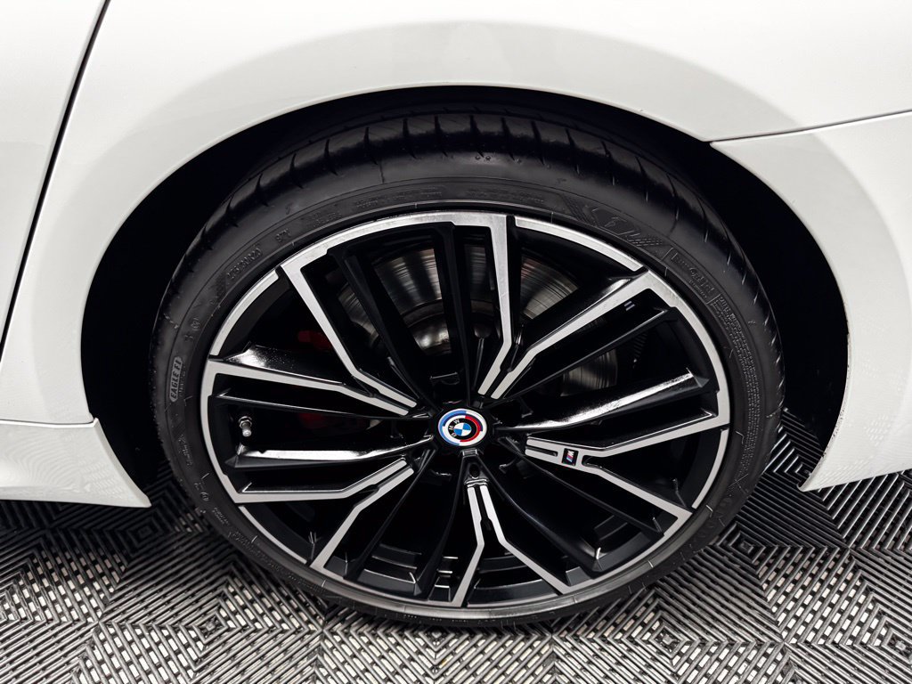 Used 2023 BMW M550i xDrive w/ Executive Package AWD/4WD image 20