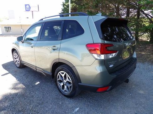 Used 2019 Subaru Forester Premium w/ All-Weather Package AWD/4WD image 3