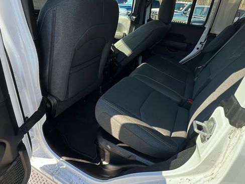 Used 2025 Jeep Wrangler Sahara 4xe image 23