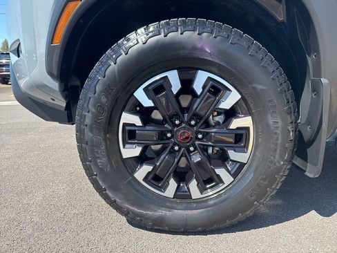 Used 2023 Nissan Frontier PRO-4X w/ Pro Convenience Package AWD/4WD image 10