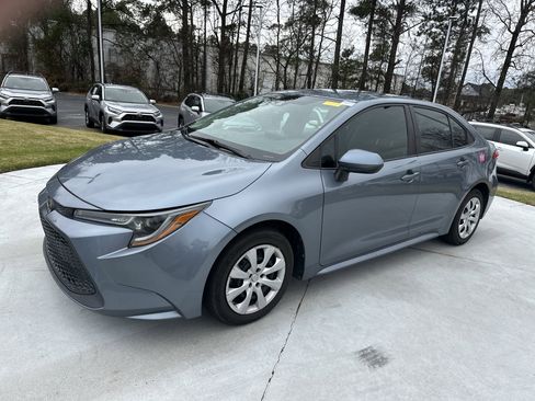 Used 2021 Toyota Corolla LE image 5