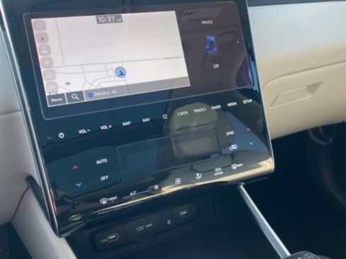 Used 2023 Hyundai Tucson Limited image 25