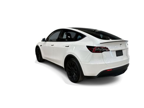 Certified 2023 Tesla Model Y Long Range AWD/4WD image 4