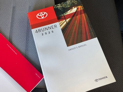 Used 2025 Toyota 4Runner TRD Off-Road image 22