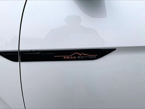 New 2026 Volkswagen Atlas Peak Edition image 7