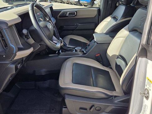 Used 2024 Ford Bronco Wildtrak image 11