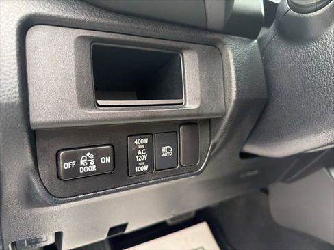 Certified 2018 Toyota Tacoma TRD Sport image 19