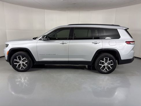 Used 2024 Jeep Grand Cherokee L Limited w/ Luxury Tech Group II image 5