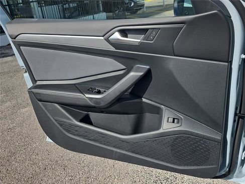 New 2026 Volkswagen Jetta SE FWD image 13