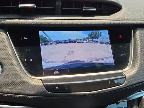 Used 2025 Cadillac XT6 Luxury FWD image 18