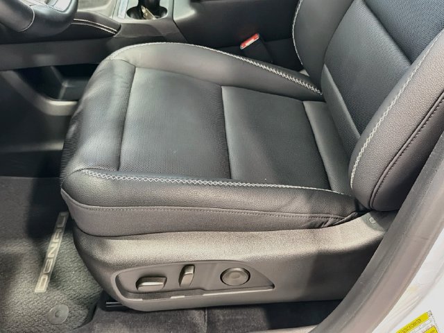 Used 2026 GMC Terrain Denali AWD/4WD image 18