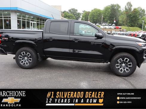 Used 2025 Chevrolet Colorado Z71 AWD/4WD image 1