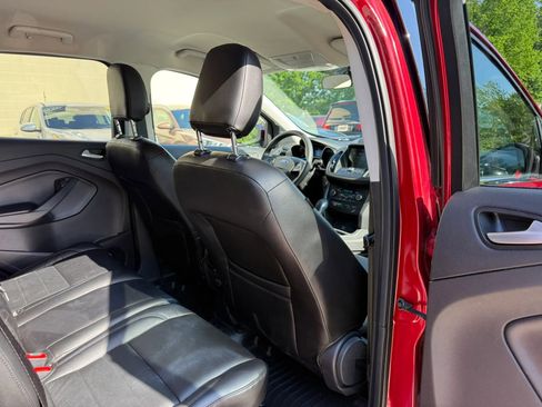 Used 2019 Ford Escape SE FWD image 16
