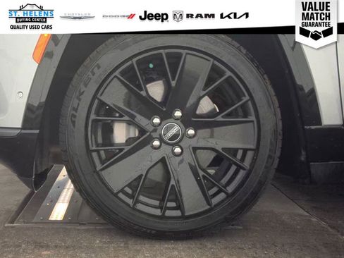 Used 2024 Jeep Wagoneer Launch Edition AWD/4WD image 11