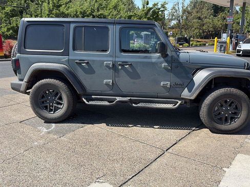 Used 2025 Jeep Wrangler Unlimited Sport AWD/4WD image 6