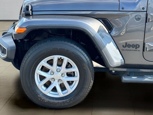 Used 2023 Jeep Gladiator Sport AWD/4WD image 37