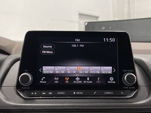 Used 2023 Nissan Rogue SV w/ SV Premium B Package image 19