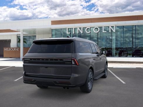 New 2026 Lincoln Navigator L Premier AWD/4WD image 8