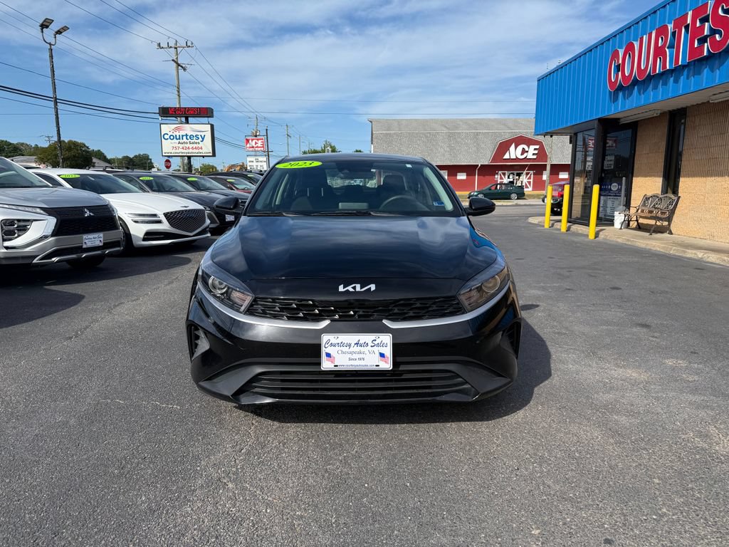 Used 2023 Kia Forte LXS FWD image 4