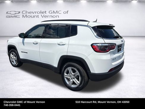 Used 2024 Jeep Compass Latitude w/ Altitude Special Edition AWD/4WD image 3
