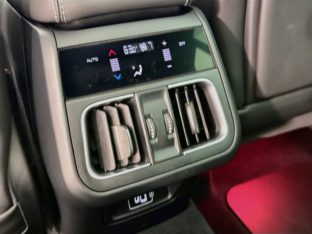 Used 2025 Maserati Grecale Modena AWD/4WD image 27