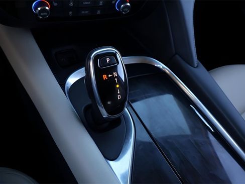 Used 2020 Buick Enclave Essence image 27