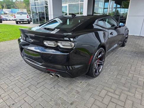 Used 2021 Chevrolet Camaro SS RWD image 4