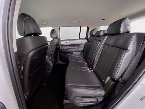 Certified 2025 Hyundai Santa Fe SEL image 17