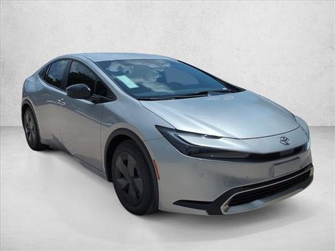 New 2026 Toyota Prius Plug-In Hybrid FWD image 3
