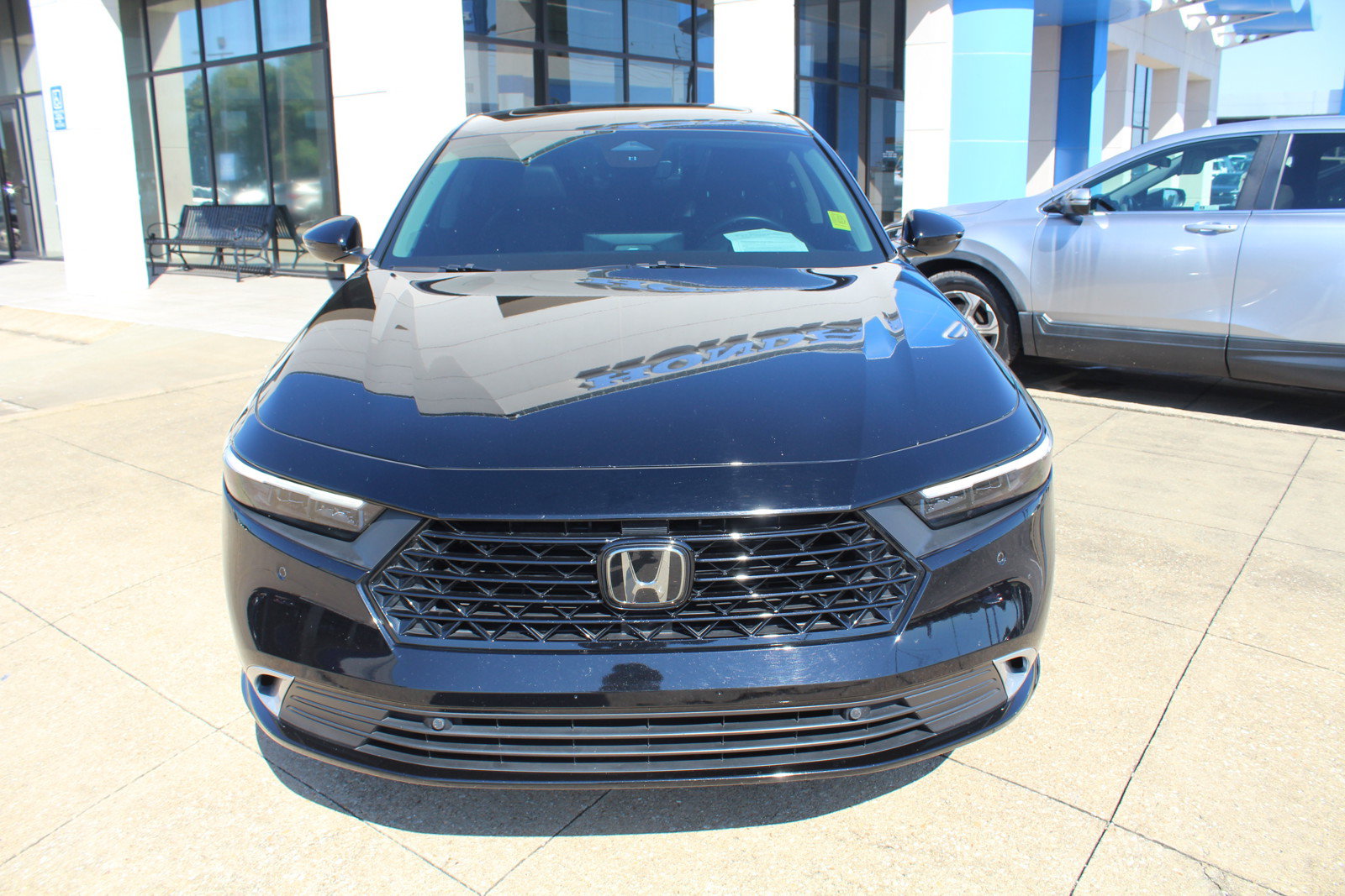 Used 2024 Honda Accord Touring image 2